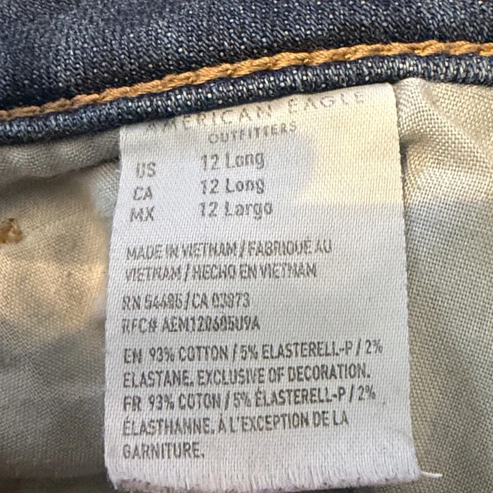 American Eagle Outfitters Women's Dark Blue Artist Crop Jeans with Knee Rips - Picture 3 of 3